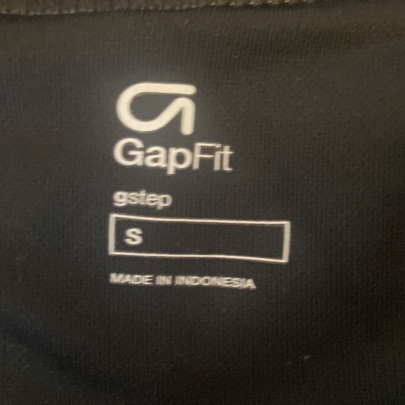 Gap fit athletic shorts size small - Picture 3 of 3